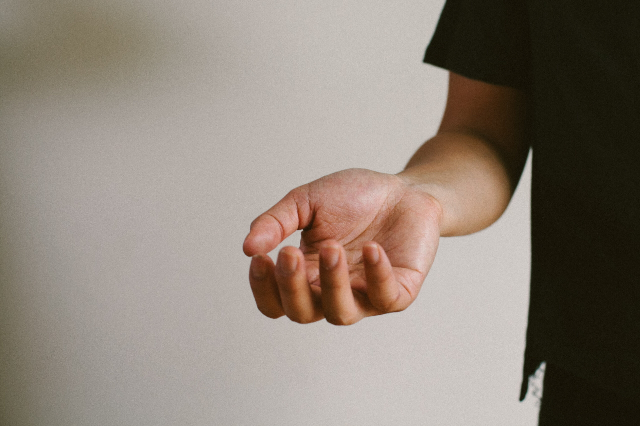 Hand man. Hand ман. Непроизвольное дерганье рук.